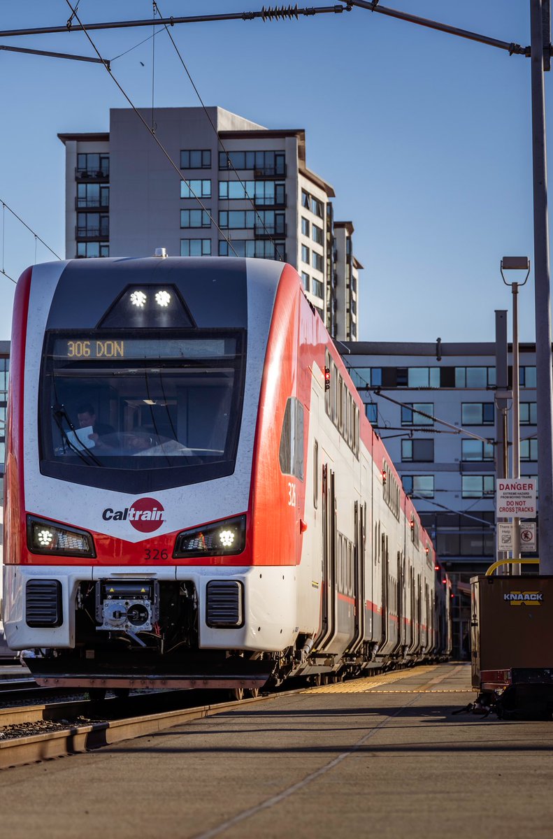 Caltrain tweet media