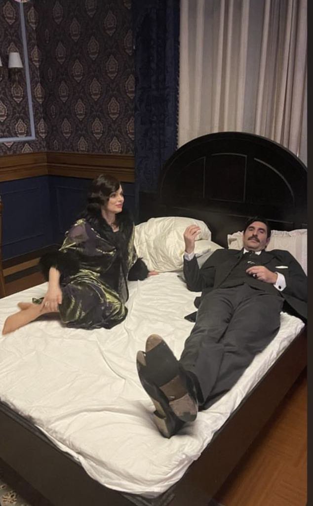 klounisg's tweet photo. #grandhotel γεια σου ρε Μελέτη!! παιχτηκά σαν να μη πέρασε μια μέρα! γκομενικά, για σήμερα Τρίτη τα έχει με τη Λαμπρόγιαννη όπως βλεπουμε αλλά πάλι δεν θα μιλήσει για τα προσωπικά του #μαϊντανοτερος του μαϊντανου https://t.co/1Ef427pS4L