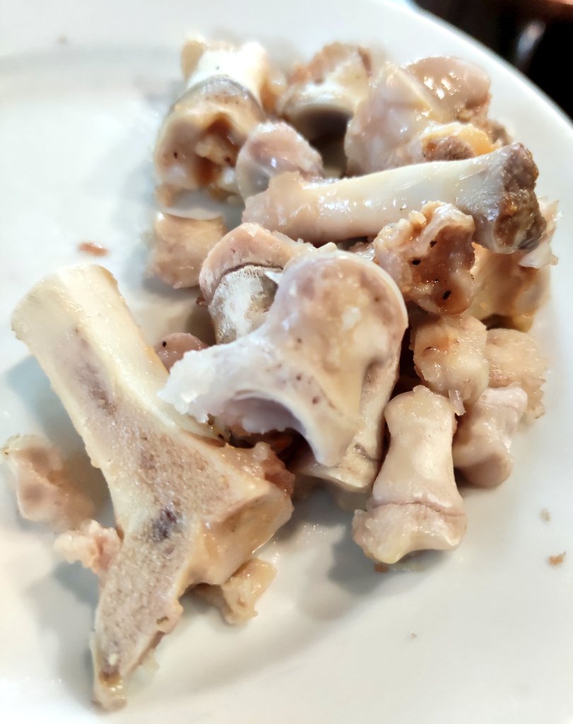 Las mejores manitas del mundo. Como los mejores años de tu vida. Todo y nada.

#Izar