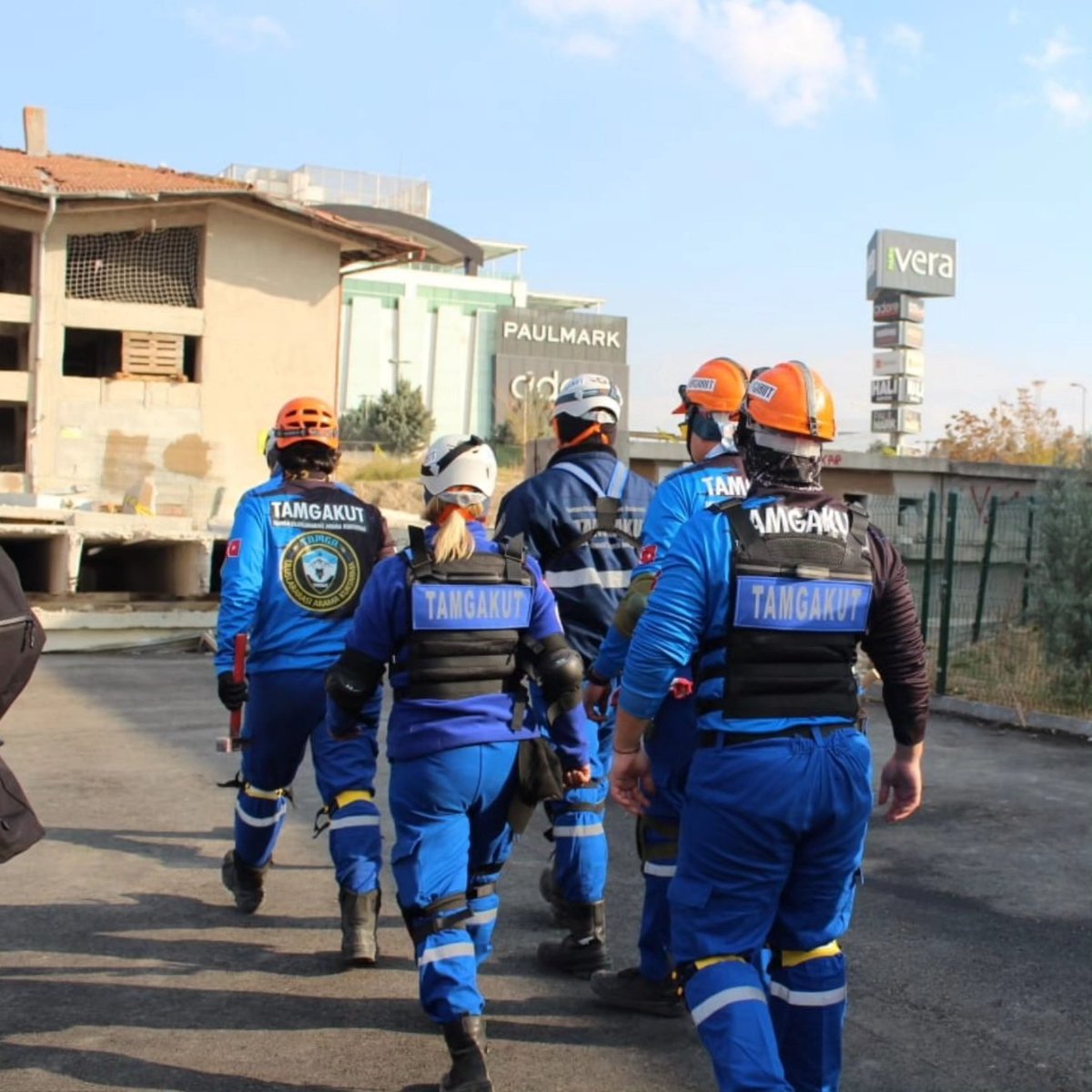 #tamgakut Ankara ekiplerimizin Katıldığı  24 Saat süren  12 Kasım Bolu ve  Düzce Depremini Anma Tatbikatı Bu gece Son buldu.

Bolu ve Düzce'de Hayatını Kaybeden Vatandaşlarımıza Allah'tan rahmet yakınlarına başsağlığı dileriz 

#tatbikat 
#bolu 
#düzce 
#deprem