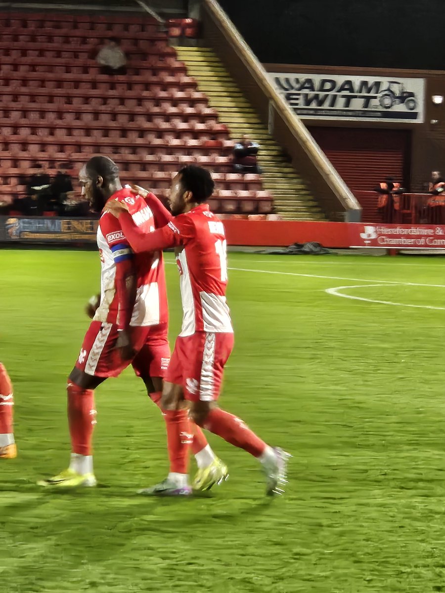 MrHarryUrz's tweet photo. A three nil lead after some excellent pressing forcing South Shields errors. #onewaytraffic #wearegoingup https://t.co/oP3gkydzeD