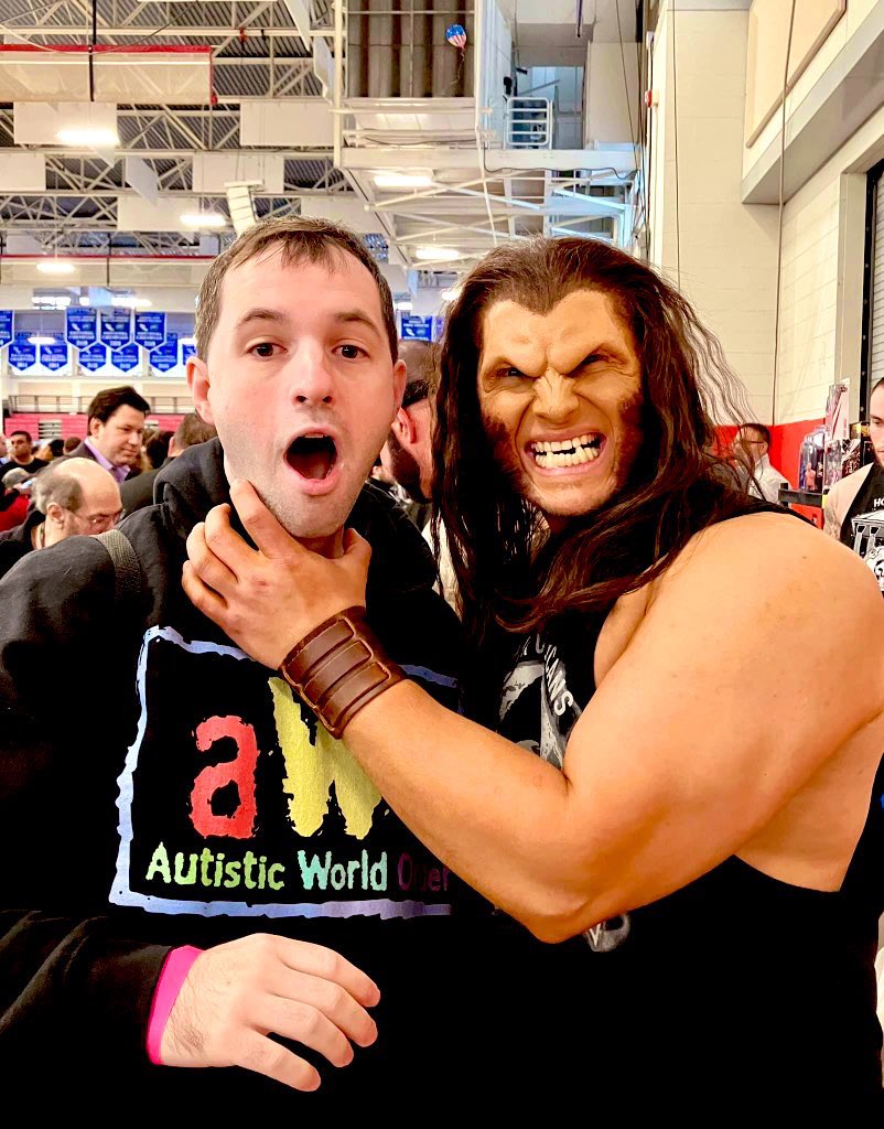 CroninOfficial's tweet photo. Thank you @bigeventny for having me this weekend in Brentwood, NY. 
It was an absolutely incredible experience, connecting with fans, &amp; meeting some extraordinary people. 
Here’s to this being just the beginning, and what is yet to come in the future. 👊🏼🌑

#thealphaoflycans https://t.co/yCwSdG3YQC