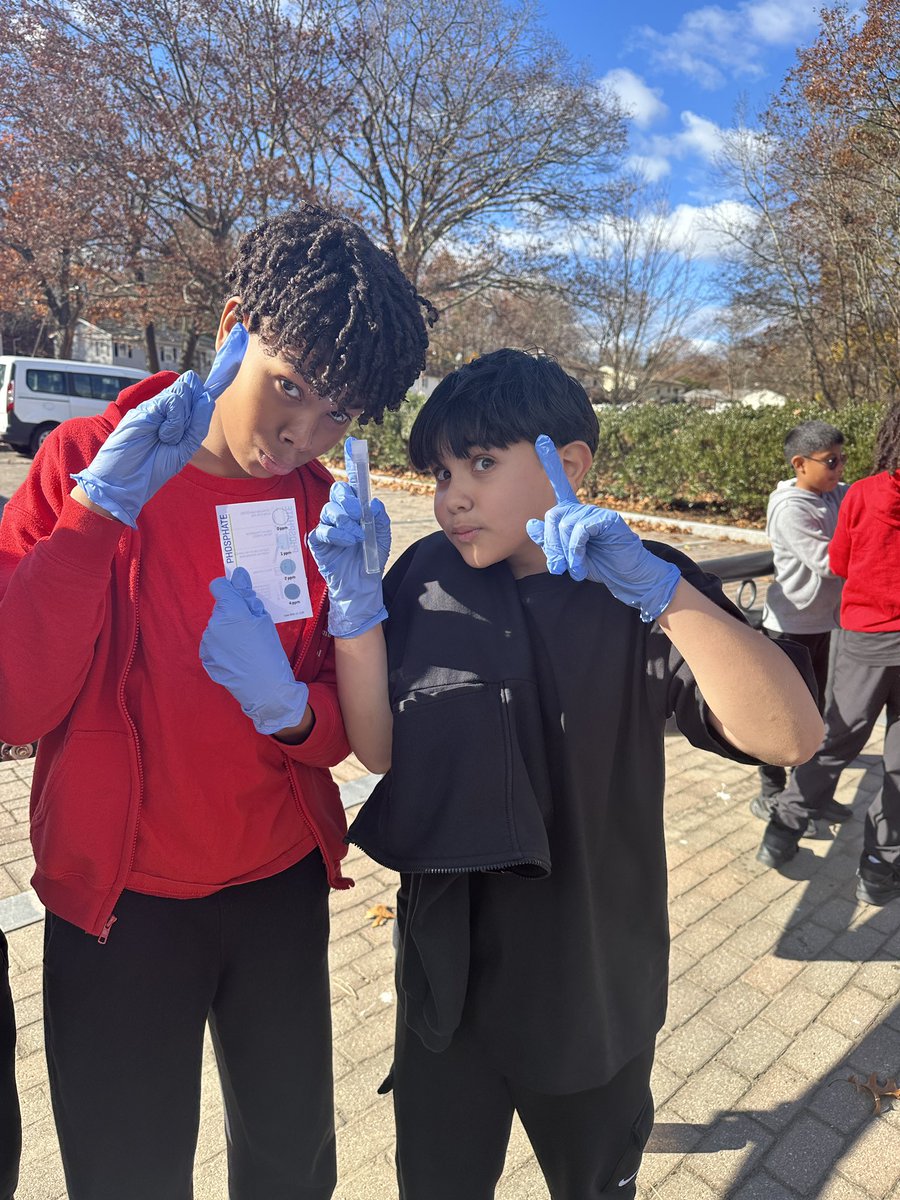 GuyonNicole's tweet image. These 6th graders @Community_Prep are testing water quality at Greystone Mill Pond in Johnston