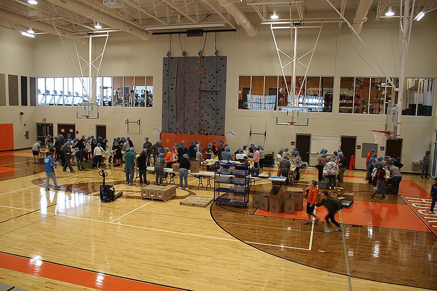 DoakFinancial's tweet image. Last Thurs, my @Teach1Lead1 teammates &amp;amp; I poured our efforts into a service project! Together w/our @hhschuskies students, we packed thousands of meals for @idesorg . It’s so much fun to see these students understand &amp;amp; practice the #UniversalPrinciples!
#WeAreHuskies!
@HHSCSupt