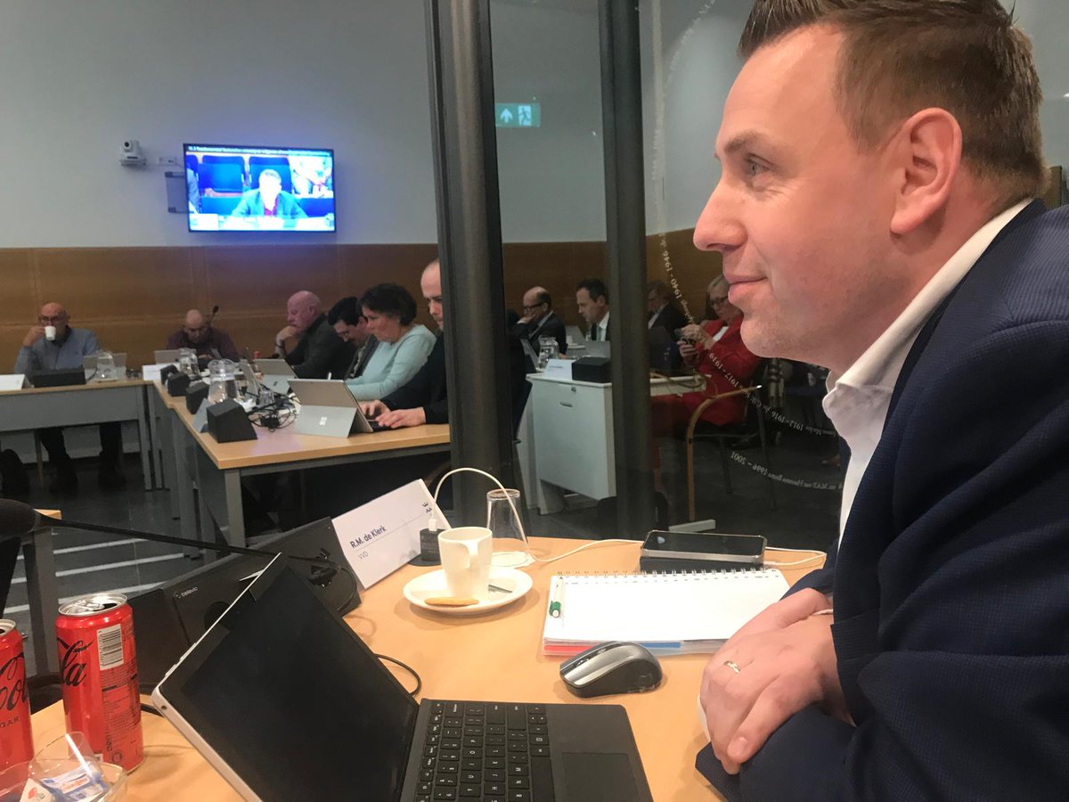 Vanavond geregeld:
✅De Mall mee laten betalen aan het invoeren van vergunningparkeren
✅Snel een bewaakte fietsenstalling realiseren bij de Mall
✅Dat de raad vooraf betrokken wordt bij besluiten over vergunningparkeren
✅Een extra veilige oversteekplaats op de Veursestraatweg