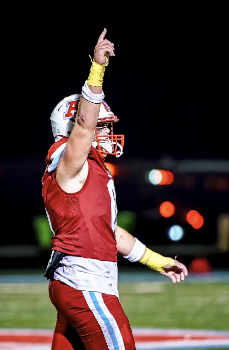 Honored to be named Classic 8 Defensive Player of The Year!
<a href="/ArrowheadFB/">Arrowhead Football</a> <a href="/CoachHarris28/">Matthew Harris</a> <a href="/MJ_NFLDraft/">Mark Johnson</a> <a href="/PrepRedzoneWI/">Prep Redzone Wisconsin</a> <a href="/OJW_Scouting/">PrepRedzone Oliver</a>