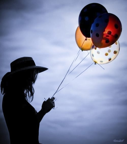 "El tiempo nos cambia a todos,
        pero somos nosotros
    quienes decidimos cómo."

Buenos días.