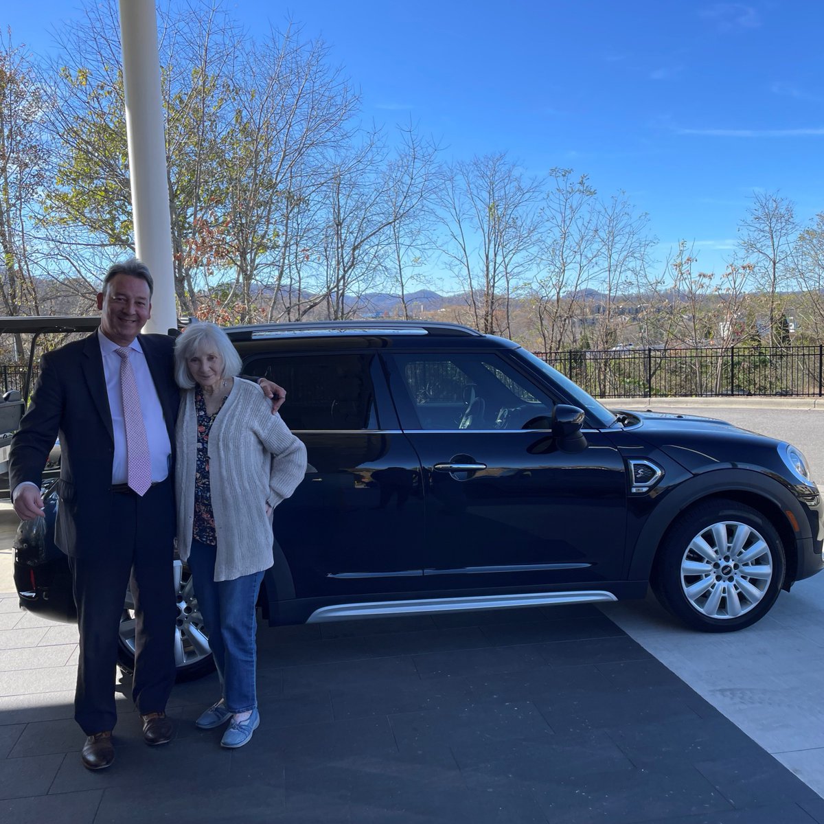 fieldsbmw's tweet image. Congrats &amp;amp; many thanks to Mrs. Jane B. on the purchase of her #FieldsPreOwned 2020 #MINI #Countryman, which she bought with sales assistance from our team member, Chris Slagle, at #FieldsBMW of #Asheville. Welcome to the #FieldsFamily, Jane! #FieldsAuto #MINCountryman