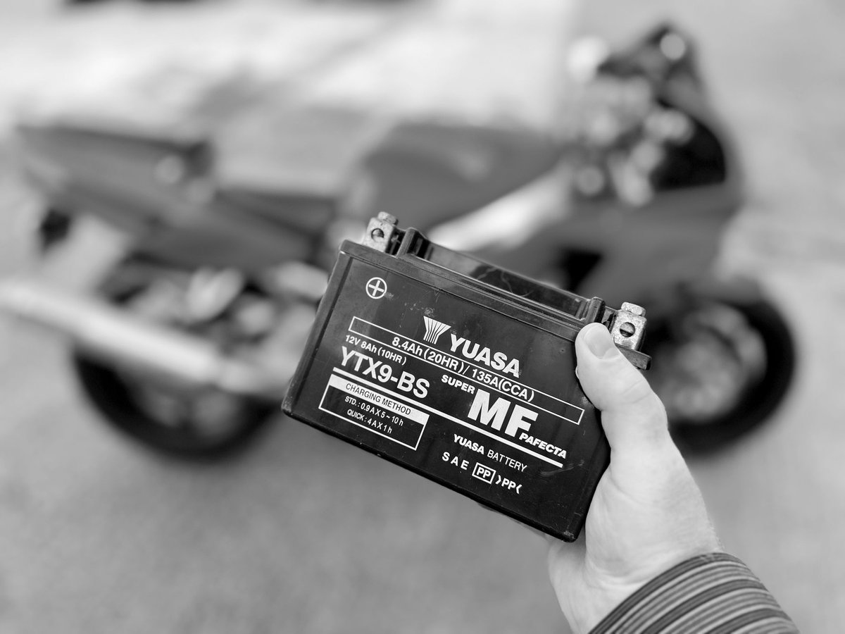 mototingle's tweet image. Guess what I was given with the #SC28 Fireblade. As expected it’s unable to correctly store electrons for use when required.

I need crank amps ⚡️and next day delivery 🚚 

tayna.co.uk/motorcycle-bat…