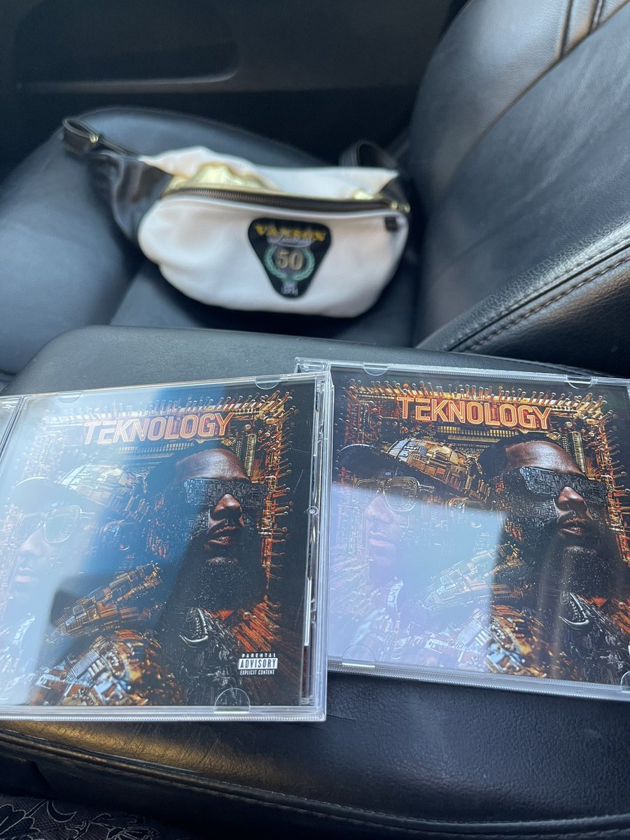 Vanson Leathers (@vansonleathers_) on Twitter photo We had the LEGEND <a href="/TermanologyST/">Termanology</a> in the house today ποΈ
Got a sneak peak of his new album ποΈ
Mass Connections βπΌ
#VansonLeathers We had the LEGEND <a href="/TermanologyST/">Termanology</a> in the house today ποΈ
Got a sneak peak of his new album ποΈ
Mass Connections βπΌ
#VansonLeathers