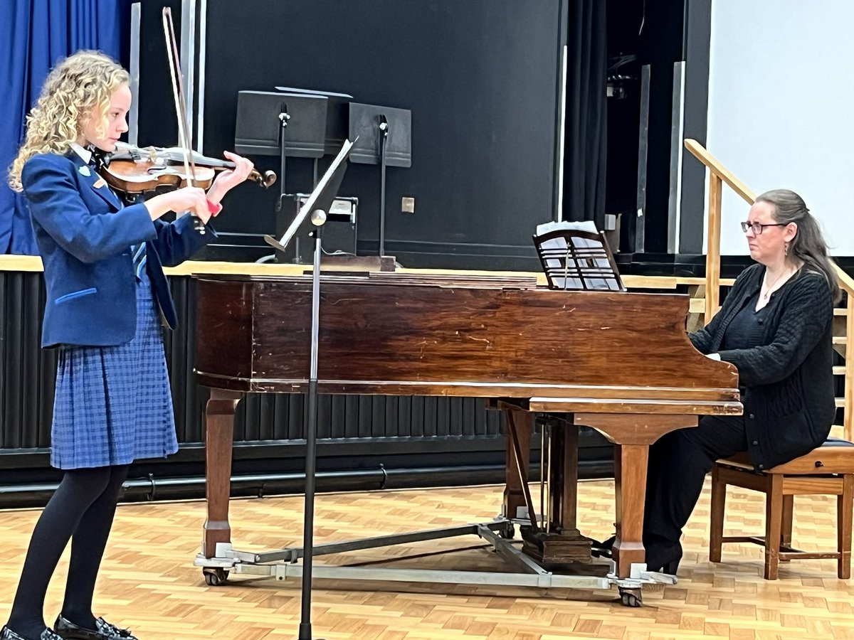 #proudheadteacher tonight I had the privilege of joining <a href="/SandHighMusic/">SandbachHigh Music</a> for their Young Musician of the Year final. Watching an ex pupil perform and to see how she has improved in her time at Sandbach High has made my evening - well done Isobel 😊🎵🎻