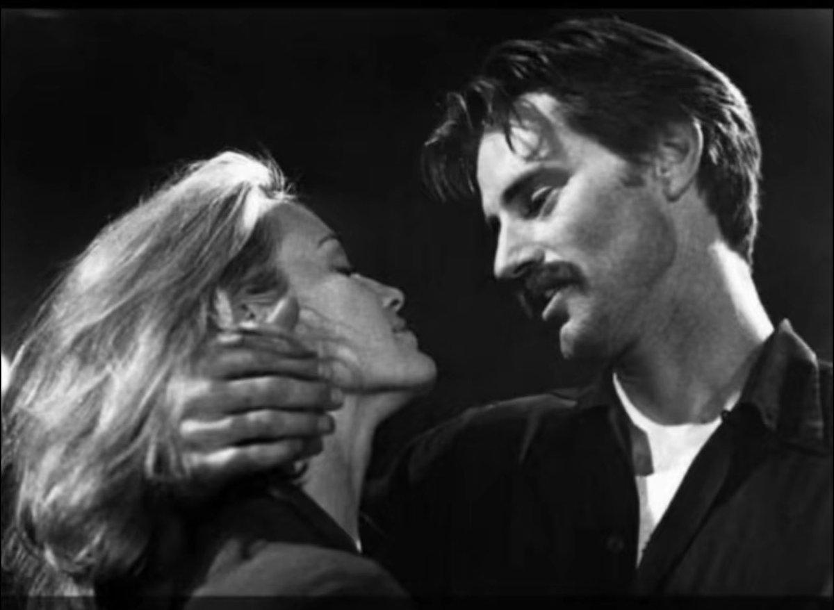 أخترتك لـ قلبي وأنا أعرف من أختار 
ما أحتاج أشاورهم وأنا أبخص بذوقي