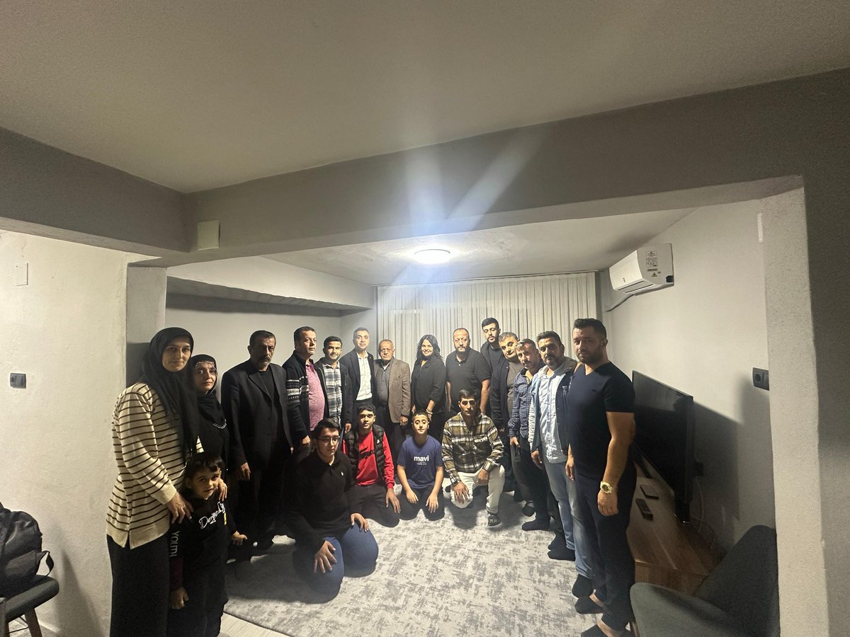 Dadaloğlu Mahallesinde  Erhan AY ve ailesinin Misafiri olduk keyifli bir çay eşliğinde fikir alışverişi bulunduk. Kıymetli Misafirperverlikleri için teşekkür ederiz.