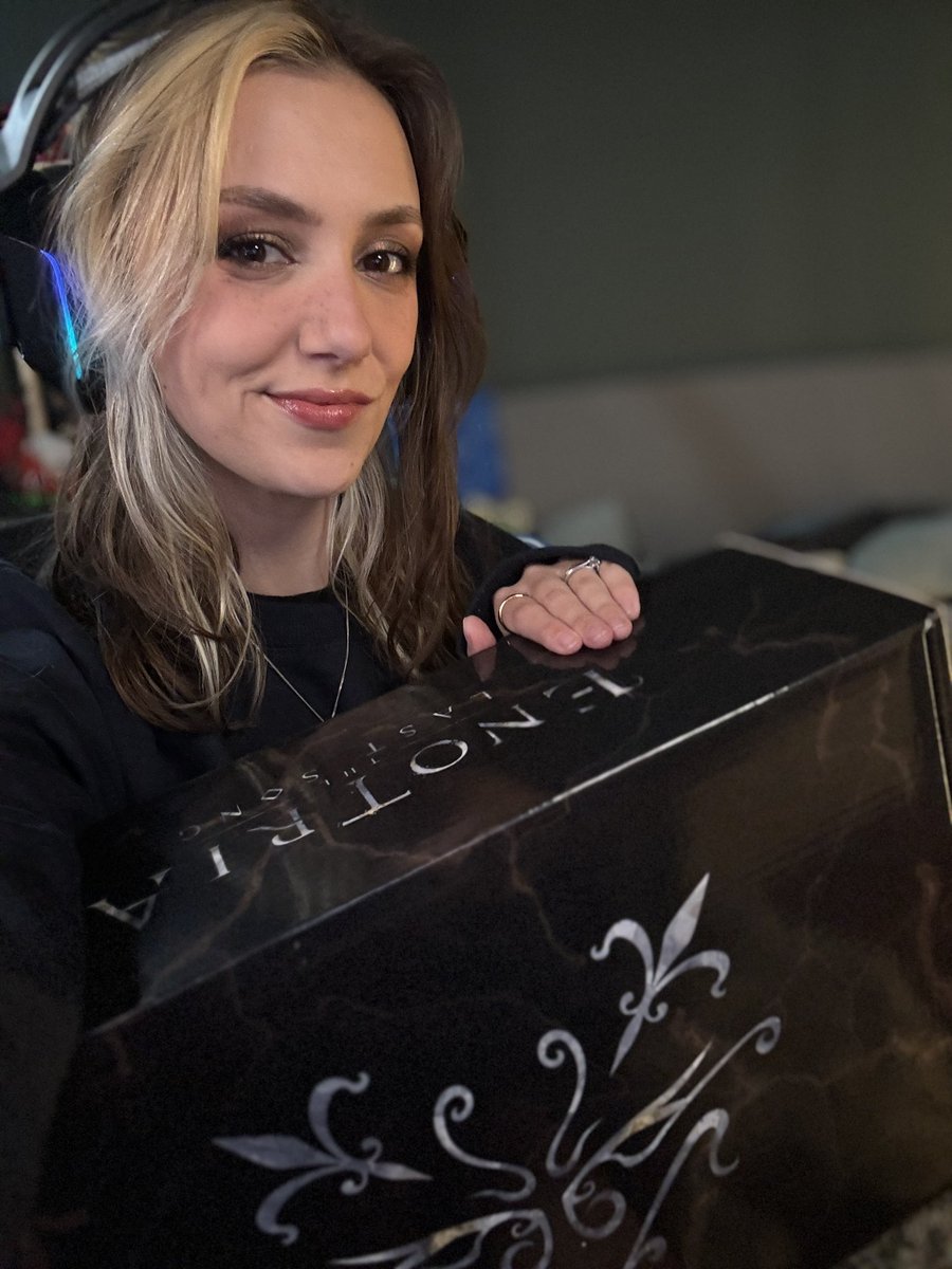 what’s in the box you ask? well why not come find out on stream!

starting the stunning soulslike Enotria: The Last Song today! thank you so much <a href="/jyammagames/">Jyamma Games</a> for the code and goodies!! 🥰

✨ twitch.tv/elliejoypanic ✨