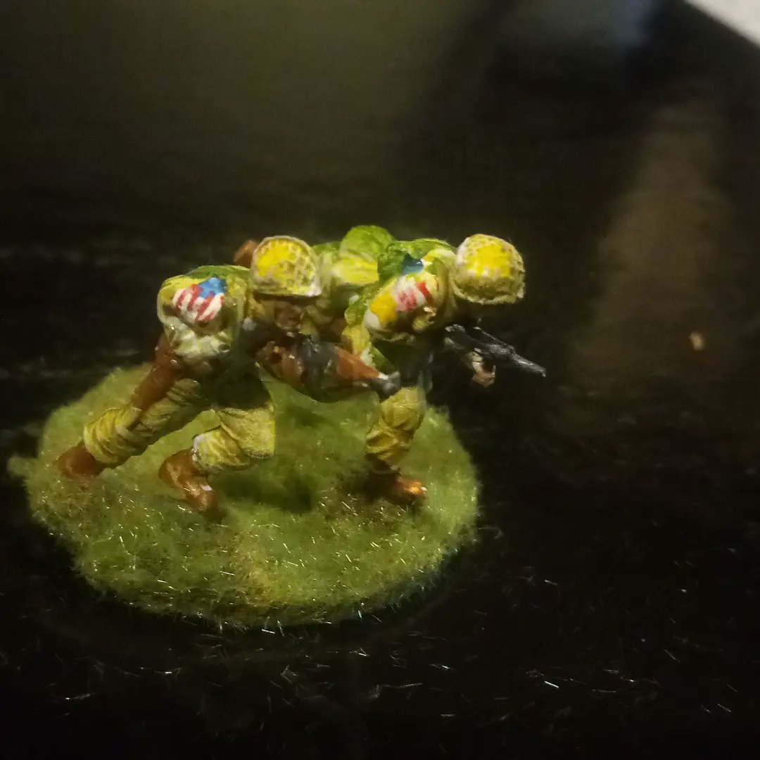 Test paints of my 20mm US paras for my British Officers Don't Duck wargaming rules. Yes I did paint on the flag and 82nd div flash.