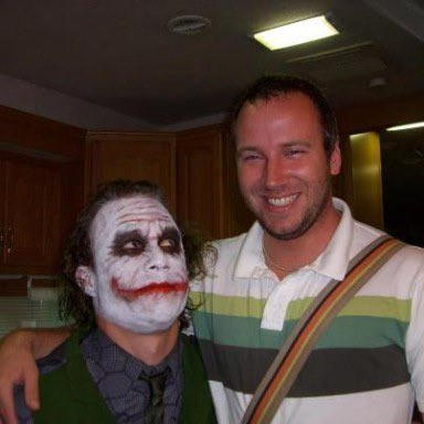 TheCinesthetic's tweet photo. heath ledger behind the scenes as the joker https://t.co/U9CJWV2OP4