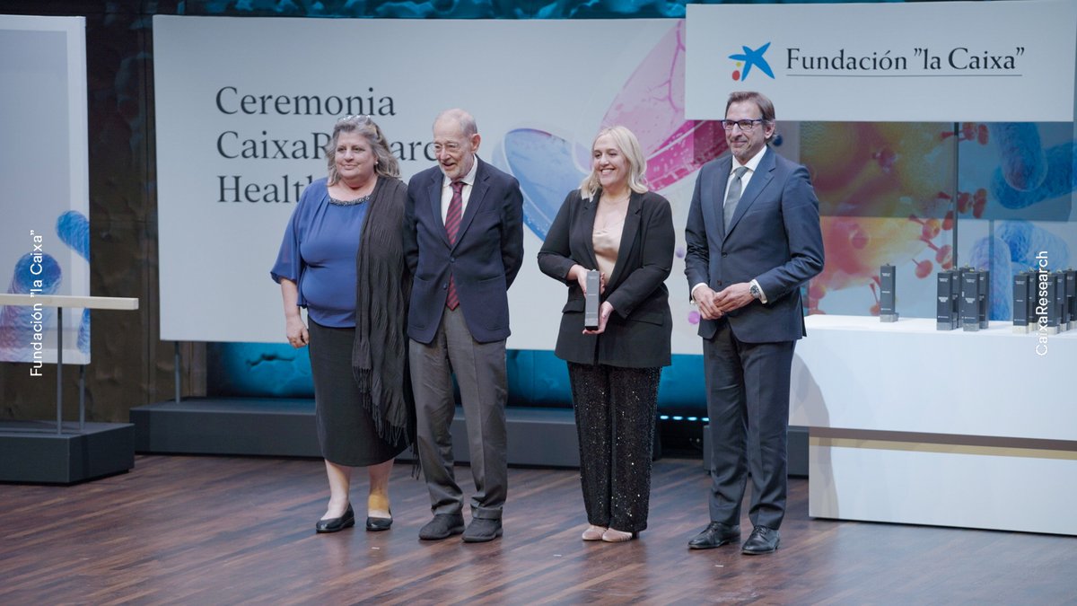 CaixaResearch (@caixaresearch) on Twitter photo <a href="/FundlaCaixa/">Fundación ”la Caixa”</a> <a href="/FundlaCaixaPT/">Fundação "la Caixa"</a> <a href="/carvalho_ago/">Agostinho Carvalho</a> <a href="/CoralBarbasAr/">Coral Barbas</a> <a href="/ManelEsteller/">Manel Esteller</a> <a href="/VHIR_/">Vall d'Hebron Institut de Recerca</a> <a href="/icn2nano/">Catalan Institute of Nanoscience & Nanotechnology</a> <a href="/UniBarcelona/">Universitat de Barcelona</a> @CIBERBBN 13/ 🔎Los trastornos neurológicos impactan profundamente la mente, la memoria, el movimiento y la percepción, aspectos centrales de nuestra identidad. Con sus proyectos, estos investigadores buscan descifrar estos trastornos y mejorar la vida de quienes las padecen. <a href="/FundlaCaixa/">Fundación ”la Caixa”</a> <a href="/FundlaCaixaPT/">Fundação "la Caixa"</a> <a href="/carvalho_ago/">Agostinho Carvalho</a> <a href="/CoralBarbasAr/">Coral Barbas</a> <a href="/ManelEsteller/">Manel Esteller</a> <a href="/VHIR_/">Vall d'Hebron Institut de Recerca</a> <a href="/icn2nano/">Catalan Institute of Nanoscience & Nanotechnology</a> <a href="/UniBarcelona/">Universitat de Barcelona</a> @CIBERBBN 13/ 🔎Los trastornos neurológicos impactan profundamente la mente, la memoria, el movimiento y la percepción, aspectos centrales de nuestra identidad. Con sus proyectos, estos investigadores buscan descifrar estos trastornos y mejorar la vida de quienes las padecen.