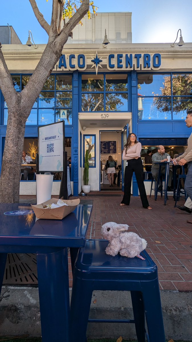 ElizabethBarko1's tweet image. More food exploration while at #CNSAM. Rocky found a gem @tacocentro! Now back to the afternoon sessions! #Rocky #travelstories #ilovetacos