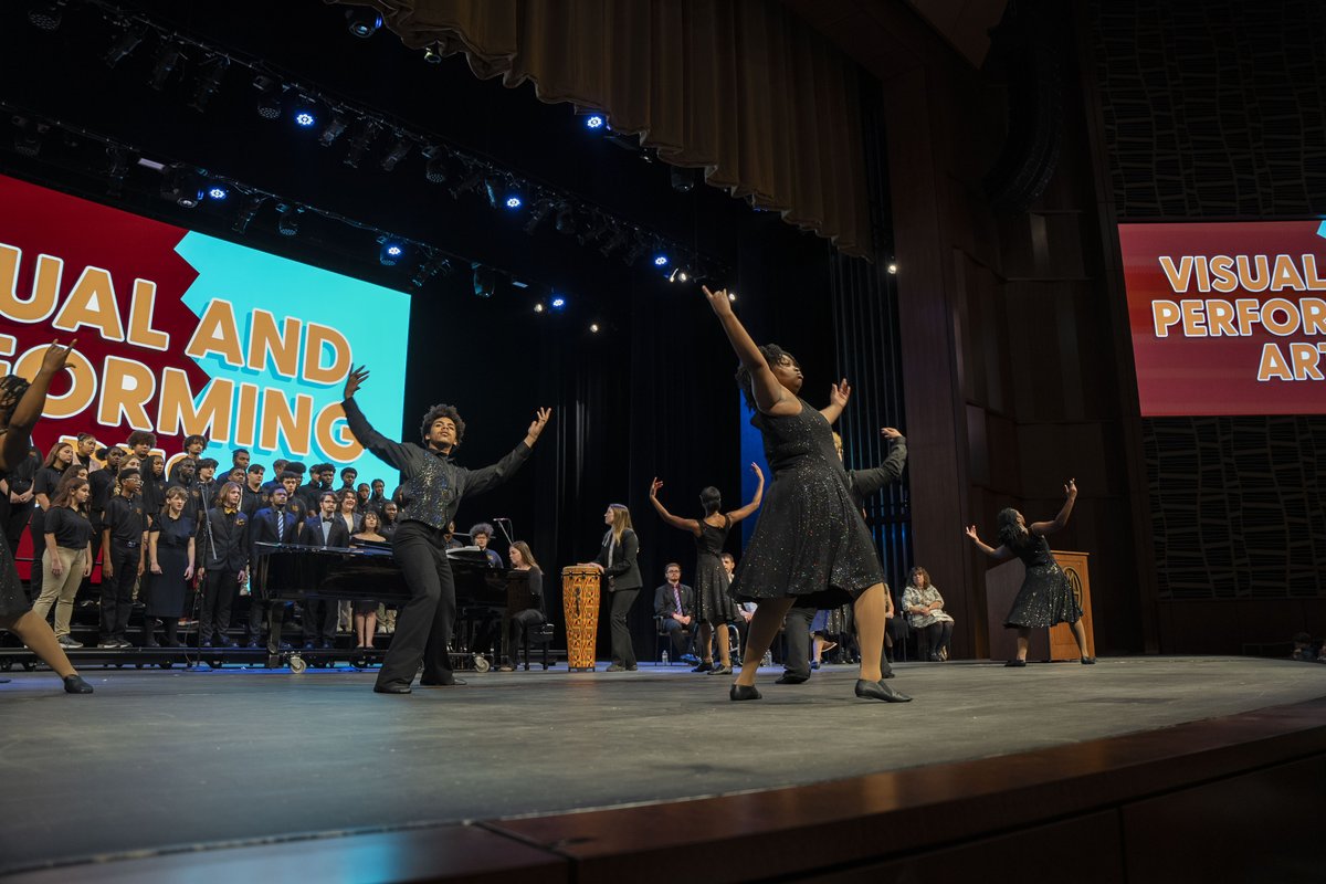 miltonhershey's tweet photo. On Monday, Nov. 11, the Milton Hershey School community was motivated to Raise the Bar through inspiring speeches from students, President Pete Gurt ’85, and alumnus Mason Symons ’07. Learn more about the 2024 Founders Day Assembly: https://t.co/DGZRzIon48. #MHSFoundersWeek https://t.co/RqckJPznWo