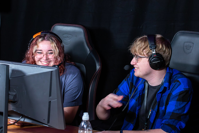 Maddsbear's tweet photo. 🚨ANNOUNCEMENT🚨
After multiple events together, including #CampusClash24 #EPIC43 and #VUCK we are excited to announce that we are now officially a casting duo!! Me and @Quyxx_ are now looking for work in #VALORANT productions, see our bios for our portfolios. Our duo show reel will be coming out soon! 👀👀