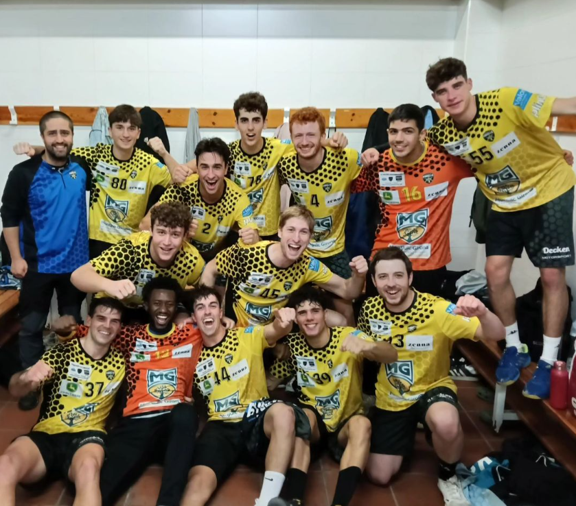 HandbolFornells's tweet photo. Diumenge l'Equip Sènior A va guanyar contra el @egarahandbol per 29 a 28. Un partit vibrant fins a l'últim segon.
Enhorabona nois!
#handbol #aefornells #fornellsdelaselva #unpobleunequipsomhifornells https://t.co/S2WjwSbchk