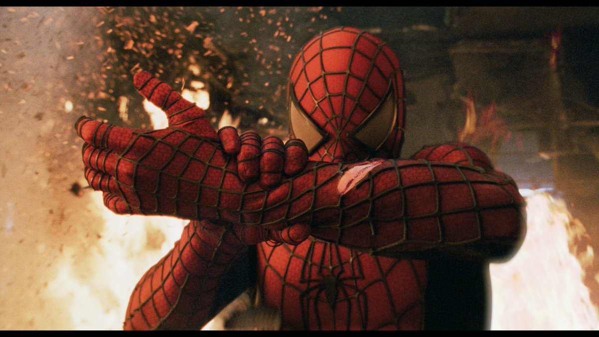 TheCinesthetic's tweet photo. spider-man (2002) dir. sam raimi https://t.co/0W9Dll2BTQ