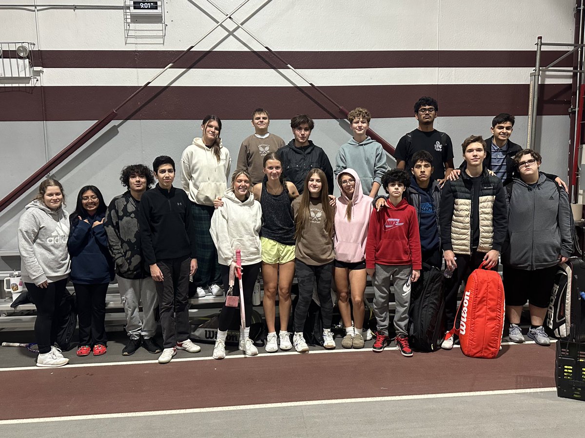 Great turnout for our first off-season open gym! Back again next Tuesday at 7:30pm!

#ArgoTennis