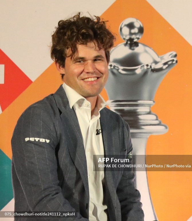 silpix's tweet image. Norway's Magnus Carlsen poses with the world's youngest chess player, India's Anish Sarkar, during the 6th Tata Steel Chess India Rapid &amp;amp; Blitz in Kolkata, India #Chess #SportsMassage #sports #magnuscarlsen #tatasteel #anishsarkar #kolkata #India #championship