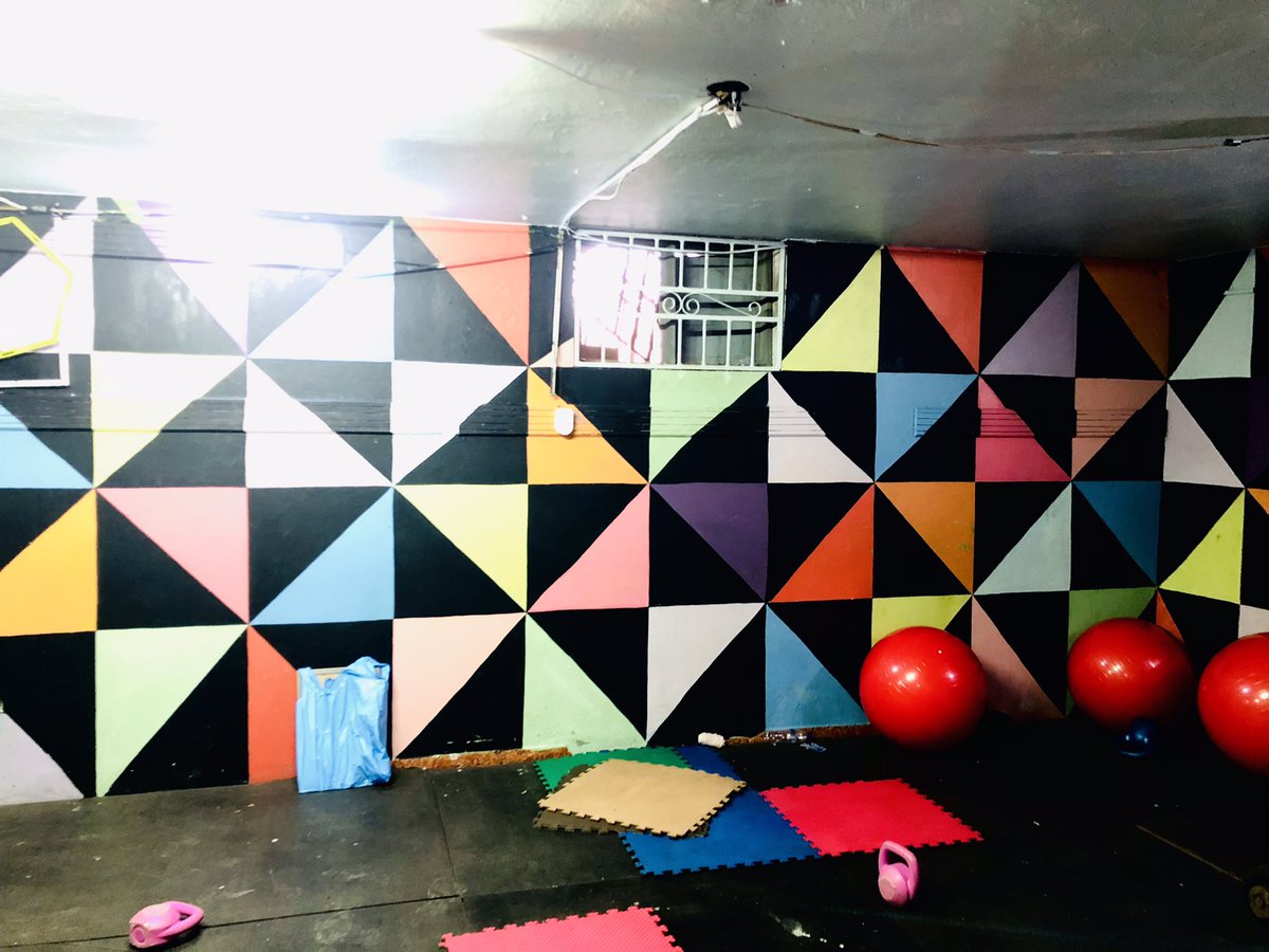 FrandeeSpark's tweet photo. Wall painting
Champin, vertieres 
Frandee Spark &amp; Kessy https://t.co/E75EcTXl7E