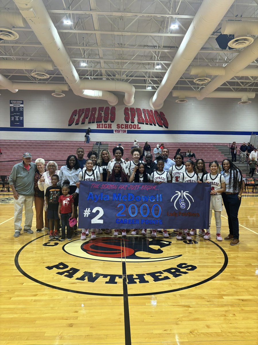 CySpringsGBB's tweet image. Huge congratulations @aylamm2_ on reaching the incredible milestone of 2,000 career points! 👏🏾👏🏾 Here’s to many more…  #Milestone #2000Points #STP