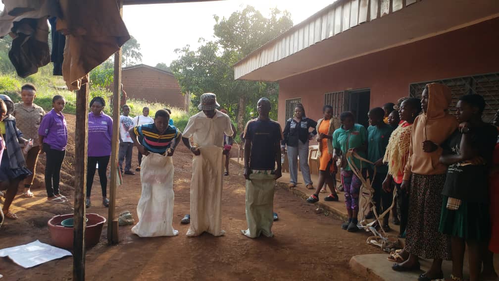 #GROUP 1
"All study and no play makes Jack a dull BOY" #CSE for out of School young people. Training of #PeerPromoters   Ntanka'a Quarter <a href="/UNFPACameroon/">UNFPA au Cameroun</a>