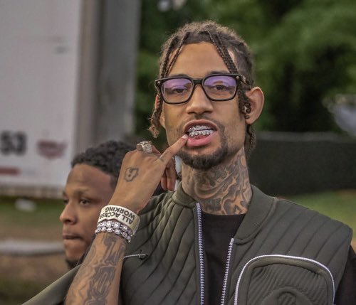 SaycheeseDGTL's tweet image. Never seen before footage reportedly shows that PnB Rock was set up by a restaurant employee, and his food was purposely delayed for 40 minutes 😳