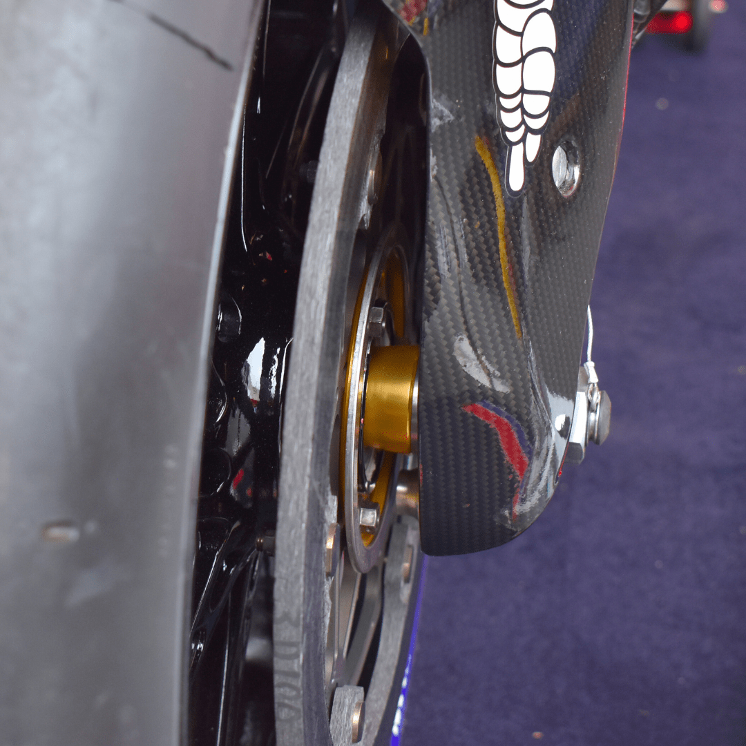 RC213Vのホイールカラー
テーパー形状になってるんですね、カッコイイ！