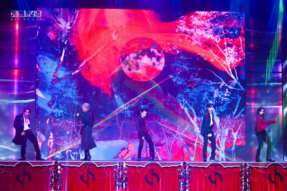 MnetKR's tweet image. [#로드투킹덤_A] 원어스(ONEUS)  FINAL 비하인드 포토📸

&amp;lt;로드 투 킹덤 : ACE OF ACE&amp;gt;
ROAD TO KINGDOM : ACE OF ACE

#ROADTOKINGDOM #로드투킹덤 #로투킹 #ROADTOKINGDOM_A #로드투킹덤_A #로투킹_A #원어스 #ONEUS #Mnet #엠넷