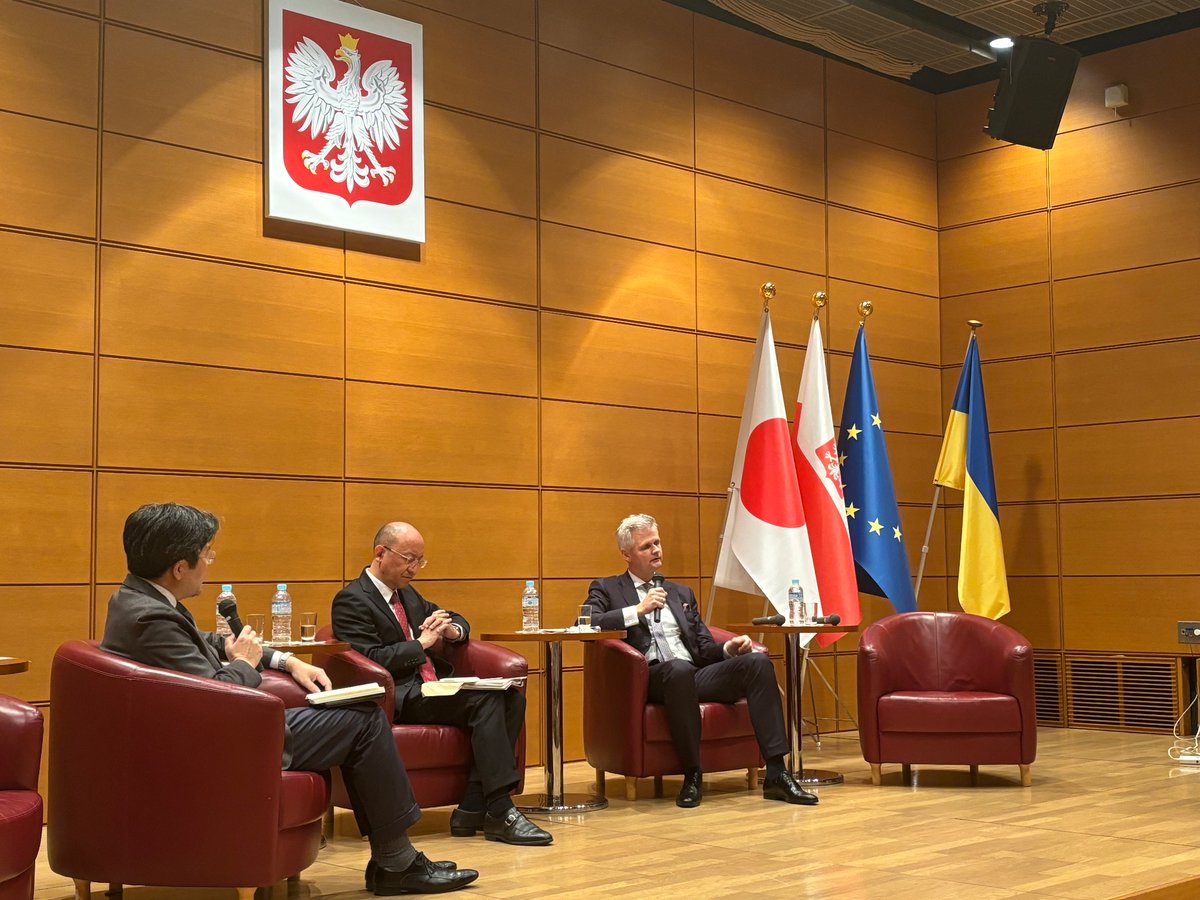駐日ポーランド共和国大使館 (@plintokyo) on Twitter photo Huge thanks to all participants of the 🇵🇱🇪🇺 joint event on the 🇪🇺🇯🇵 #security and #defence cooperation, hosted by our Embassy on 12.11. Great insights from experts on the future directions of this important partnership.
<a href="/EUinJapan/">駐日欧州連合代表部🇪🇺</a> Huge thanks to all participants of the 🇵🇱🇪🇺 joint event on the 🇪🇺🇯🇵 #security and #defence cooperation, hosted by our Embassy on 12.11. Great insights from experts on the future directions of this important partnership.
<a href="/EUinJapan/">駐日欧州連合代表部🇪🇺</a>