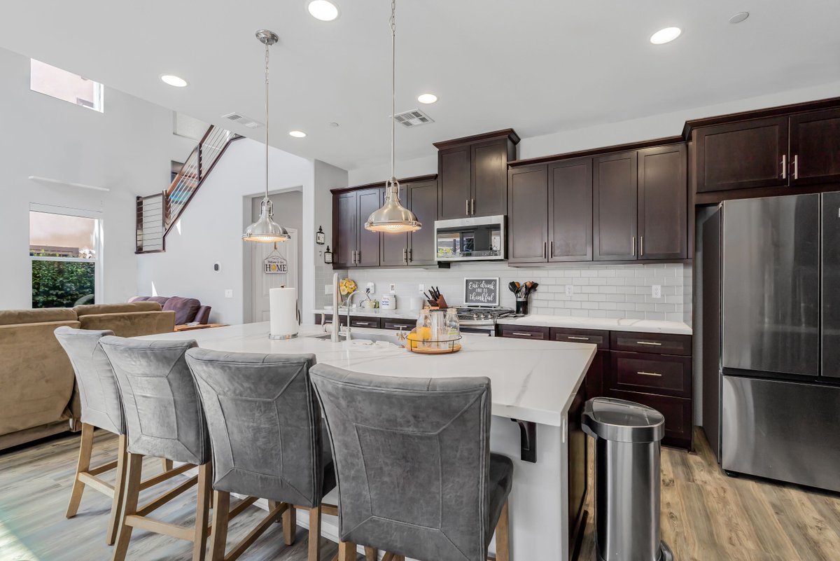 🔑 ANOTHER ONE SOLD by Morales Group. This fabulous property has officially new owners 🏡 Congratulations on getting your new house. Wishing it becomes a place of many lovely and happy moments🤗
Contact us! 
☎️ 805-270-2056
myhomeseekers.com
#realtorlife #venturacountyhomes