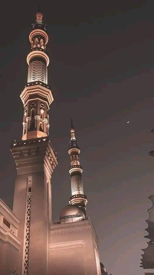 بحق أذان الفجر🕊️🤎
اللهم اجعلنا ممن قُلت فيهم
 ﴿ وَالذين هُمْ عَلَىٰ صَلَواتِهِمْ يُحَافِظُونَ﴾
اللهم لا تحرمنا لذة الوقوف بين يديك في كل  صلاة واجعل صلاة الفجر وقرآن الفجر أحب لنا من الدنيا وما فيها
 #الفجر