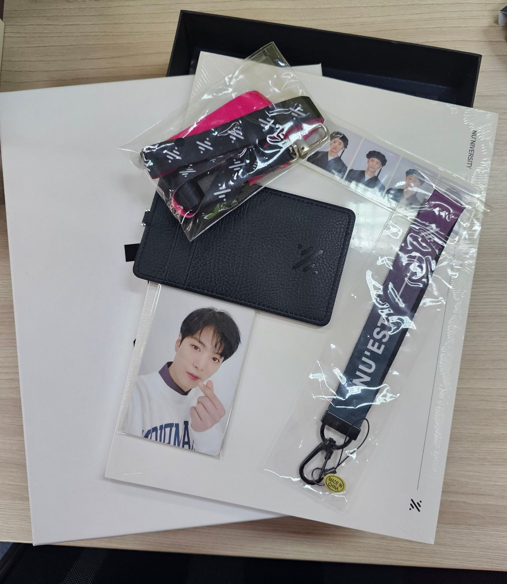 baola10's tweet photo. ขออนุญาติส่งต่ออัลบั้ม Nu annual กับ Univer ให้คนที่สนใจคับ
ใครสนใจ dm มา หรือ mention ไว้ได้เลยนะคับ คิดเฉพาะค่าส่งคับ

#แผงลอยเลิฟ #ตลาดนัดnuest https://t.co/hTKEvZKJ0f