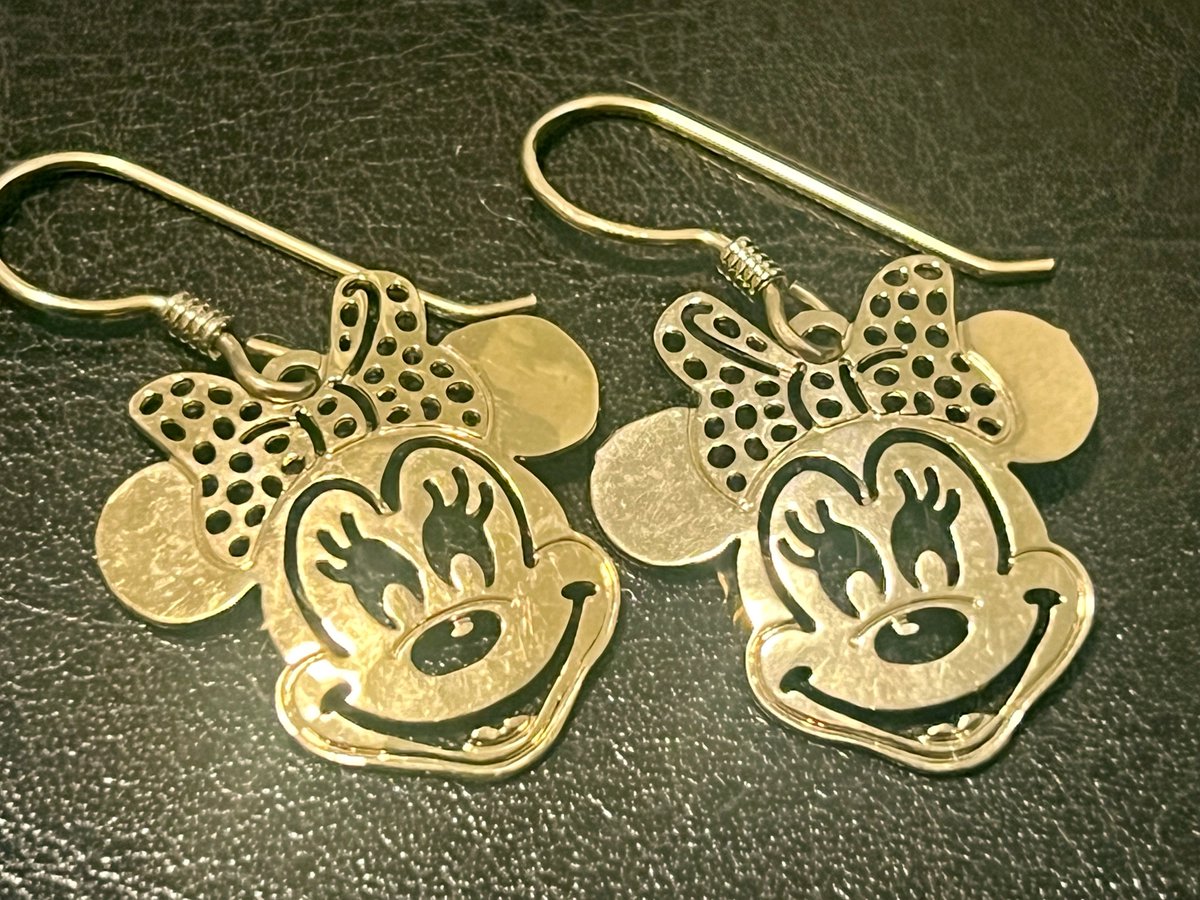TeriE's tweet image. RARE #DisneyParks Minnie Mouse Dangle #FrenchHook Earrings Gold Plate #VINTAGE FREE SHIP

#disneyjewelry #disneyfashion #disneystyle #minniemouse #minnie #giftideas #vintagedisney #disneyearrings #disneyaccessories #disney #collectibles #vintagedisney

 ebay.com/itm/2670624248…