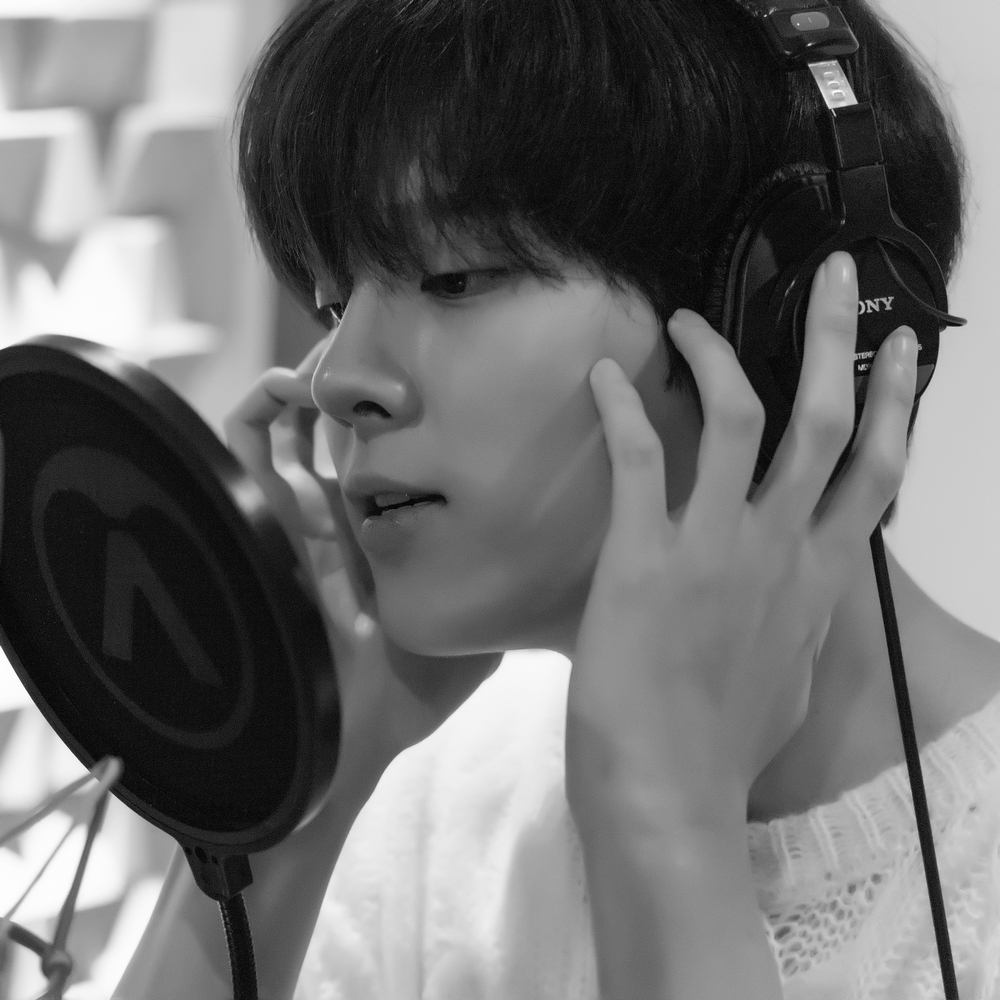 Kim Wooseok International tweet media