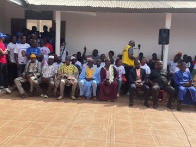 NPPMediaGuy's tweet photo. Dr. Bawumia engages with the stakeholders of the Akrofuom constituency as they discuss their ambitious plans and strategies for the future. 
#Bawumia2024
#ItIsPossible
#BoldSolutionsForOurFuture
#GhanasNextChapter
#BawumiaTours
#Perfectpair4Ghana https://t.co/L70FeuYq6X