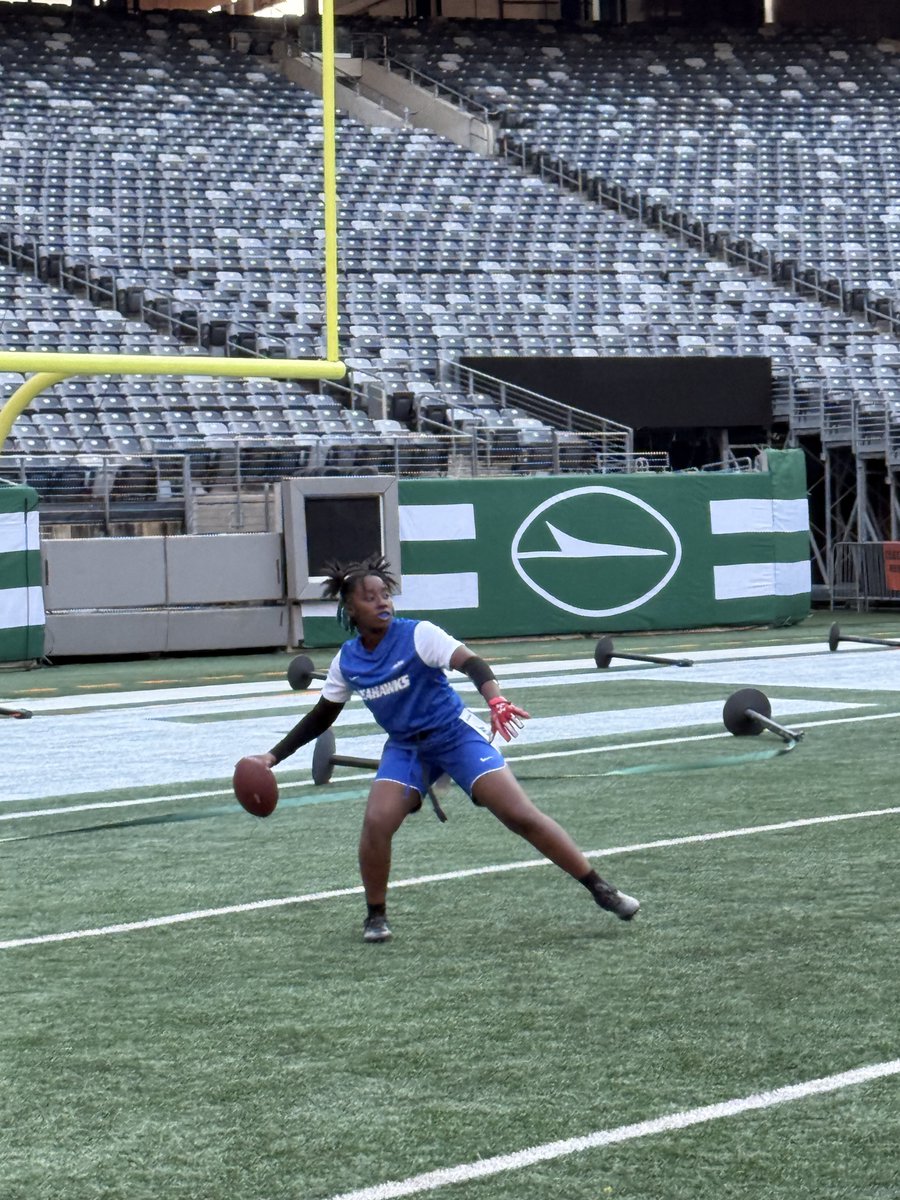 It was all smiles and high fives at today’s unified flag football league championships! 🏈🥇 <a href="/nyjets/">New York Jets</a> <a href="/MetLifeStadium/">MetLife Stadium</a> <a href="/NYCSchools/">NYC Public Schools</a> <a href="/quincywilliams_/">Quincy Williams</a>