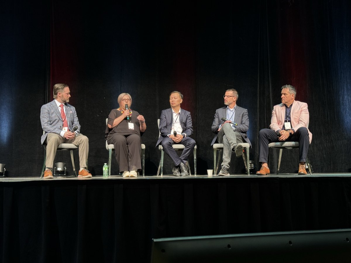 Global Nexus (@macglobalnexus) on Twitter photo Global Nexus and <a href="/McMasterIIDR/">McMaster IIDR</a> director <a href="/Millerlab_atMac/">Miller Lab</a> moderated the biomanufacturing panel at the <a href="/NGBIdeas/">NGBideas 🇨🇦</a> summit today. The panel featured a quartet of top life sciences experts from across Canada. #NGBiSummit Global Nexus and <a href="/McMasterIIDR/">McMaster IIDR</a> director <a href="/Millerlab_atMac/">Miller Lab</a> moderated the biomanufacturing panel at the <a href="/NGBIdeas/">NGBideas 🇨🇦</a> summit today. The panel featured a quartet of top life sciences experts from across Canada. #NGBiSummit