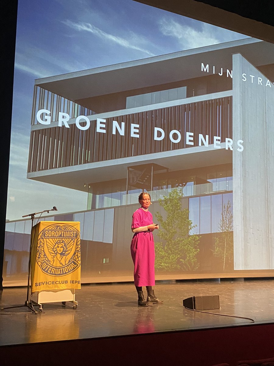 JoDeSutter's tweet photo. Wat een inspirerende lezing van Alexandra Vanhuyse - CEO en co-founder van Snowball op STEAM- event in cc ‘t Perron in Ieper powered by Soroptimist club Ieper @SoroptiTweet @SnowballEU https://t.co/7FMNixXbfx