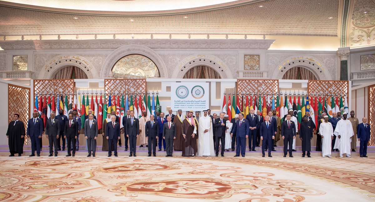 الملك سلمان و أنجاله tweet media