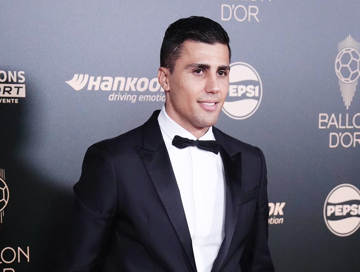 FabrizioRomano's tweet photo. 🔵🔴 Rodri: “We’re all surprised by Barça level this season. I’m happy to see many Spanish players shining there”.

“It looks like a team that can do fantastic things next. You like to see Barça playing under Hansi Flick”. https://t.co/JL8nJQslrz