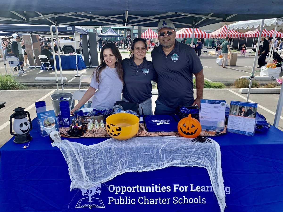 OFLSchools's tweet photo. 🎃 We brought the fun to the Haunted Jailhouse! Played some ring toss, shared treats, and met awesome people from our Santa Clarita Valley community. Big thanks to Boys and Girls Club SCV and SCV Sheriff's Station for having us! 👻 https://t.co/fF8zRGJi7F