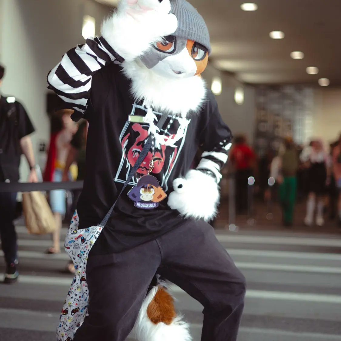 CalicoMeowskull's tweet photo. A Very Talented Photographer at #brisnova gave me permission to post these photos that they took of me! 🐱 They are wonderful, the picture quality is beautiful, the blurring of the background to keep focus on the subject is very well done. 🐱🧡 #meowskulls #meowskull #Fortnite https://t.co/bOHhlHExVM