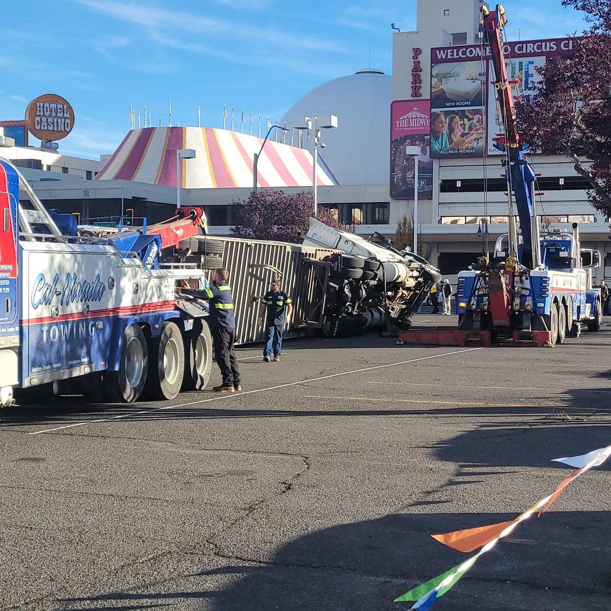 Fantastic display of Traffic Incident Management in action. Commercial vehicle roll over onto a police vehicle with response by towing and recovery, fire, EMS, law enforcement and DOT all working together for safe, quick clearnace and a thorough investigation.  #Nevada