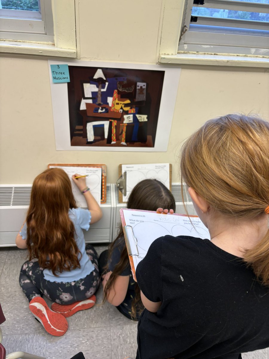 MsHickeysClass's tweet image. The Ss were art critiques today as they discussed, viewed and responded to art! @MorrisAcademy1